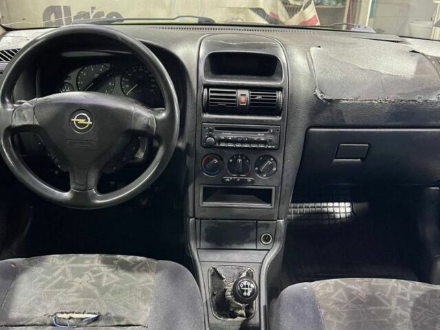 Зеленый Опель Астра, объемом двигателя 1.6 л и пробегом 250 тыс. км за 1150 $, фото 3 на Automoto.ua