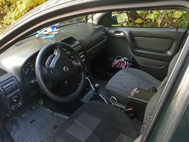 Зеленый Опель Астра, объемом двигателя 1.7 л и пробегом 400 тыс. км за 2000 $, фото 4 на Automoto.ua