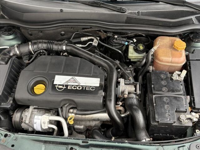 Зеленый Опель Астра, объемом двигателя 1.7 л и пробегом 353 тыс. км за 2500 $, фото 4 на Automoto.ua