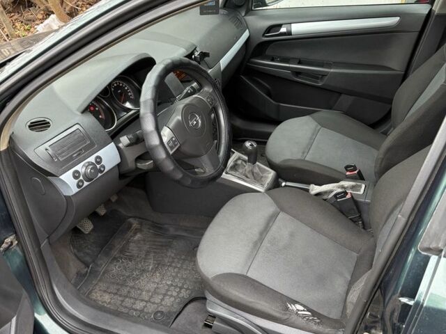 Зеленый Опель Астра, объемом двигателя 1.7 л и пробегом 353 тыс. км за 2500 $, фото 3 на Automoto.ua