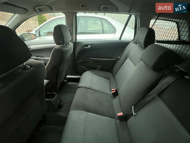 Зеленый Опель Астра, объемом двигателя 1.6 л и пробегом 202 тыс. км за 5300 $, фото 5 на Automoto.ua