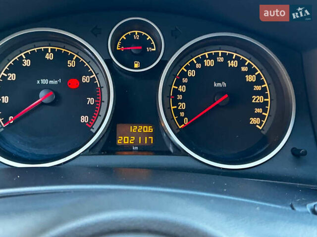 Зеленый Опель Астра, объемом двигателя 1.6 л и пробегом 202 тыс. км за 5300 $, фото 15 на Automoto.ua