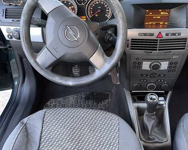 Зелений Опель Астра, об'ємом двигуна 1.6 л та пробігом 308 тис. км за 4200 $, фото 25 на Automoto.ua