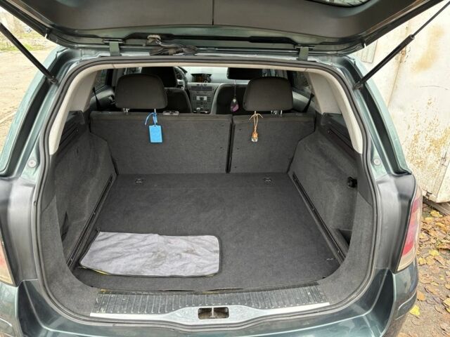 Зеленый Опель Астра, объемом двигателя 1.7 л и пробегом 353 тыс. км за 2500 $, фото 5 на Automoto.ua