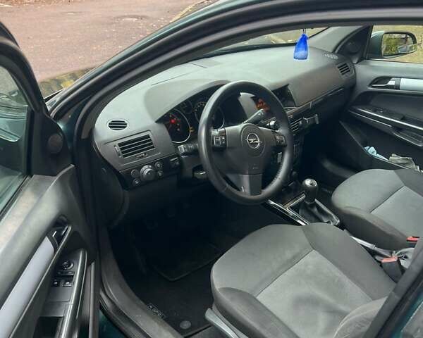 Зеленый Опель Астра, объемом двигателя 1.6 л и пробегом 280 тыс. км за 3850 $, фото 6 на Automoto.ua
