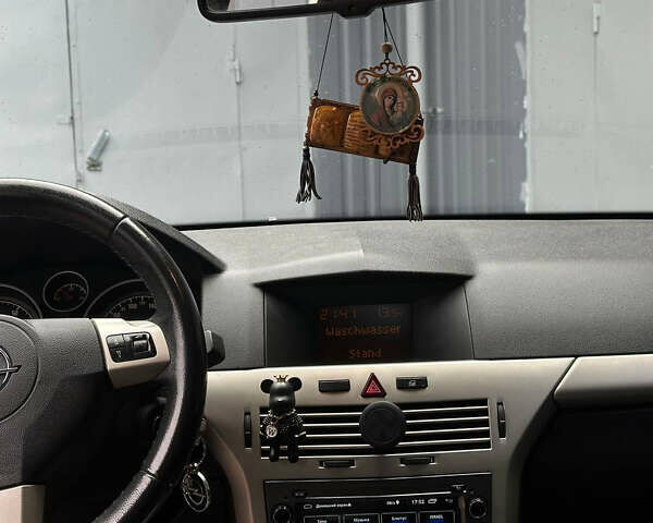 Зеленый Опель Астра, объемом двигателя 1.6 л и пробегом 210 тыс. км за 3999 $, фото 6 на Automoto.ua