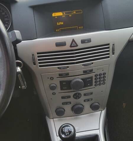 Зеленый Опель Астра, объемом двигателя 1.6 л и пробегом 220 тыс. км за 4800 $, фото 7 на Automoto.ua