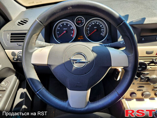 Зеленый Опель Астра, объемом двигателя 1.6 л и пробегом 180 тыс. км за 5300 $, фото 10 на Automoto.ua