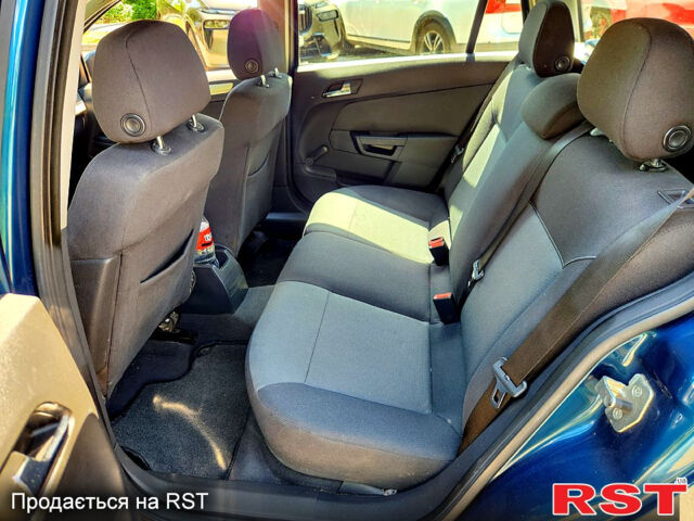 Зеленый Опель Астра, объемом двигателя 1.6 л и пробегом 180 тыс. км за 5300 $, фото 7 на Automoto.ua