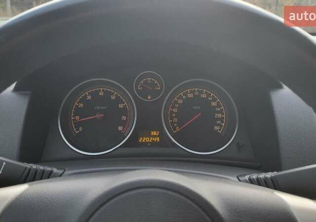 Зеленый Опель Астра, объемом двигателя 1.6 л и пробегом 220 тыс. км за 4800 $, фото 8 на Automoto.ua