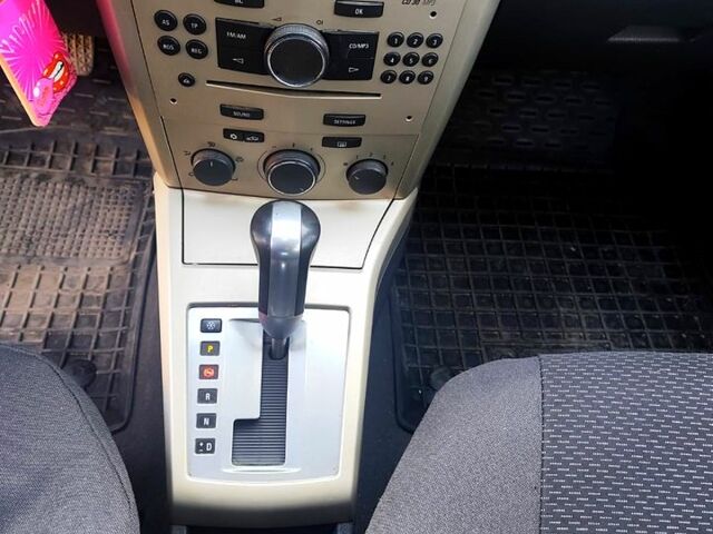 Зеленый Опель Астра, объемом двигателя 1.9 л и пробегом 279 тыс. км за 6300 $, фото 11 на Automoto.ua