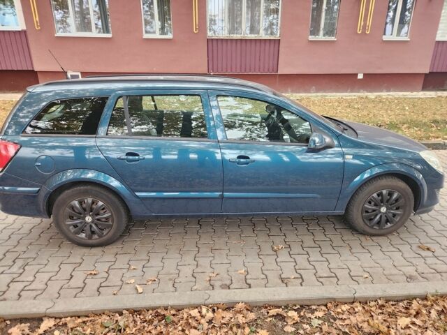 Зеленый Опель Астра, объемом двигателя 1.6 л и пробегом 180 тыс. км за 5200 $, фото 3 на Automoto.ua