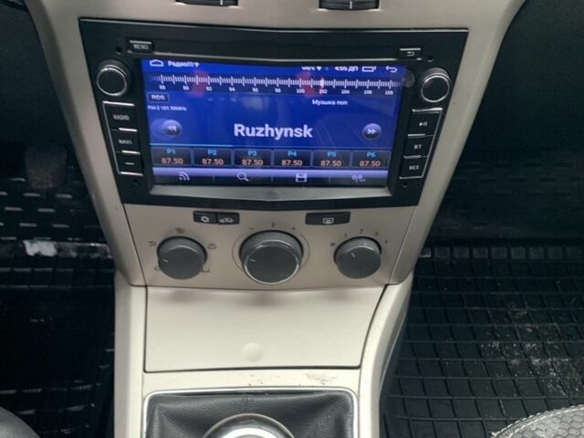 Зеленый Опель Астра, объемом двигателя 1.7 л и пробегом 300 тыс. км за 4500 $, фото 5 на Automoto.ua