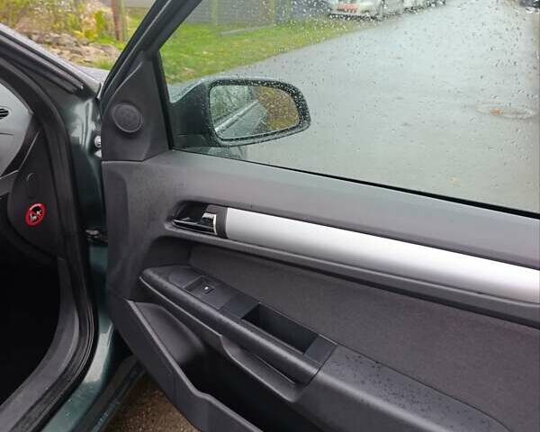 Зеленый Опель Астра, объемом двигателя 1.6 л и пробегом 208 тыс. км за 5900 $, фото 40 на Automoto.ua