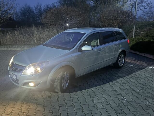 Зеленый Опель Астра, объемом двигателя 1.7 л и пробегом 260 тыс. км за 5850 $, фото 2 на Automoto.ua