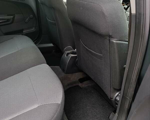 Зеленый Опель Астра, объемом двигателя 1.6 л и пробегом 208 тыс. км за 5900 $, фото 41 на Automoto.ua