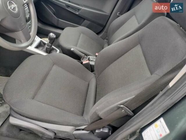 Зеленый Опель Астра, объемом двигателя 1.6 л и пробегом 206 тыс. км за 5450 $, фото 1 на Automoto.ua