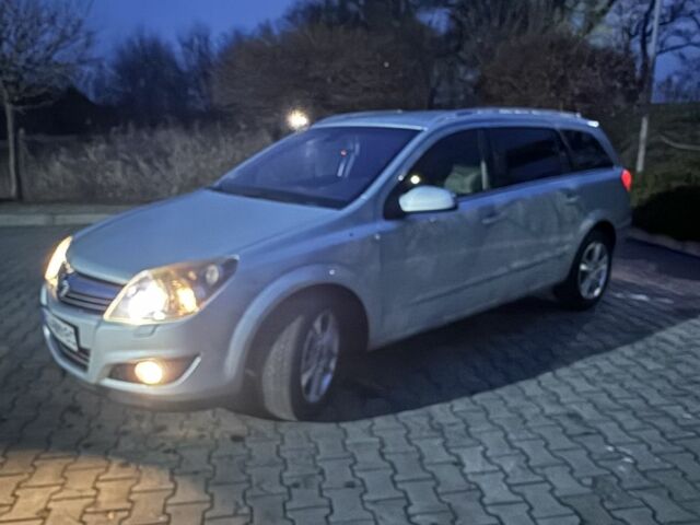 Зеленый Опель Астра, объемом двигателя 1.7 л и пробегом 260 тыс. км за 5850 $, фото 3 на Automoto.ua