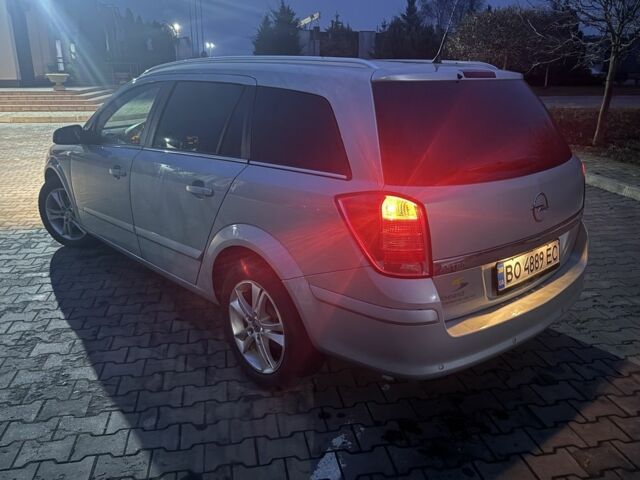 Зеленый Опель Астра, объемом двигателя 1.7 л и пробегом 260 тыс. км за 5850 $, фото 5 на Automoto.ua