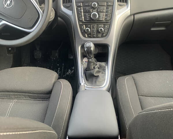 Зелений Опель Астра, об'ємом двигуна 1.7 л та пробігом 252 тис. км за 7800 $, фото 6 на Automoto.ua