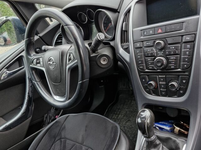 Опель Астра 2014 в Рахове на Automoto.ua Зеленый Опель Астра, объемом двигателя 0 л и пробегом 220 тыс. км за 7741 $, фото 1 на Automoto.ua