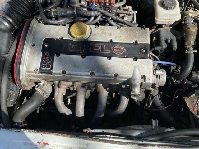 Белый Опель Калибра, объемом двигателя 2 л и пробегом 250 тыс. км за 1500 $, фото 7 на Automoto.ua