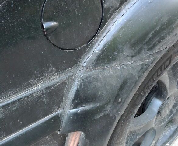 Чорний Опель Калібра, об'ємом двигуна 2 л та пробігом 520 тис. км за 2047 $, фото 8 на Automoto.ua