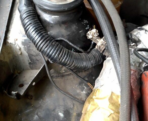 Чорний Опель Калібра, об'ємом двигуна 2 л та пробігом 520 тис. км за 2047 $, фото 7 на Automoto.ua