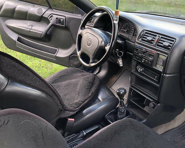 Опель Калібра 1993 у Заставной на Automoto.ua Синій Опель Калібра, об'ємом двигуна 2 л та пробігом 281 тис. км за 3000 $, фото 5 на Automoto.ua