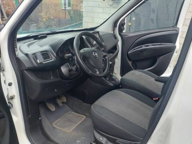 Білий Опель Кампо, об'ємом двигуна 1.6 л та пробігом 207 тис. км за 7600 $, фото 5 на Automoto.ua