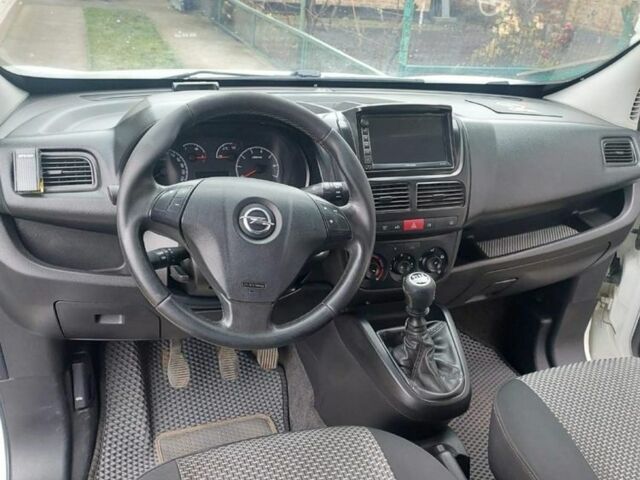 Білий Опель Кампо, об'ємом двигуна 1.6 л та пробігом 207 тис. км за 7600 $, фото 3 на Automoto.ua