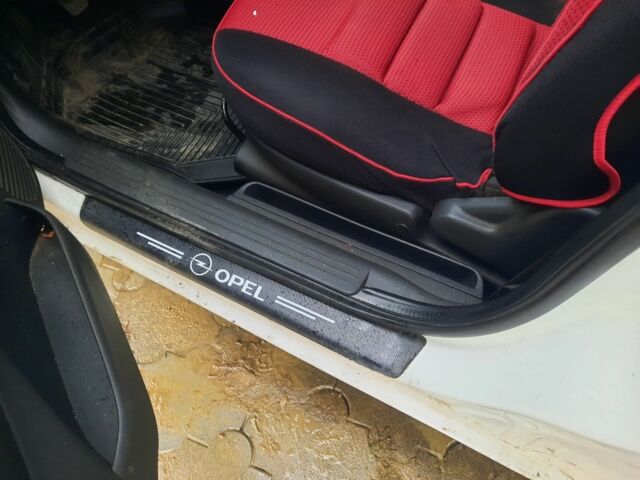 Белый Опель Кампо, объемом двигателя 3 л и пробегом 250 тыс. км за 2350 $, фото 6 на Automoto.ua