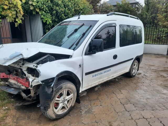 Белый Опель Кампо, объемом двигателя 3 л и пробегом 250 тыс. км за 2350 $, фото 18 на Automoto.ua