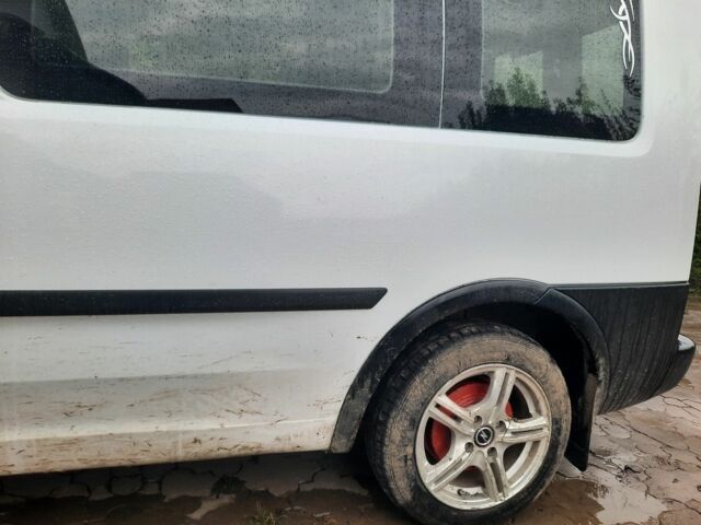 Белый Опель Кампо, объемом двигателя 3 л и пробегом 250 тыс. км за 2350 $, фото 7 на Automoto.ua