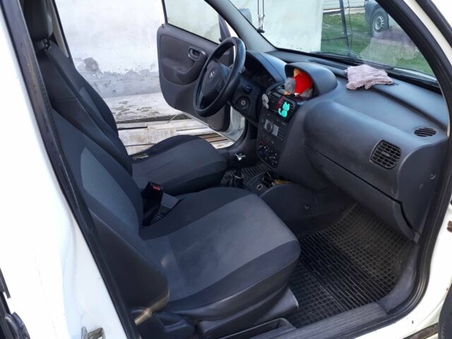 Белый Опель Кампо, объемом двигателя 1.3 л и пробегом 300 тыс. км за 3500 $, фото 5 на Automoto.ua