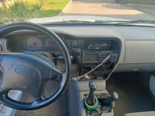 Белый Опель Кампо, объемом двигателя 3.1 л и пробегом 211 тыс. км за 3810 $, фото 4 на Automoto.ua