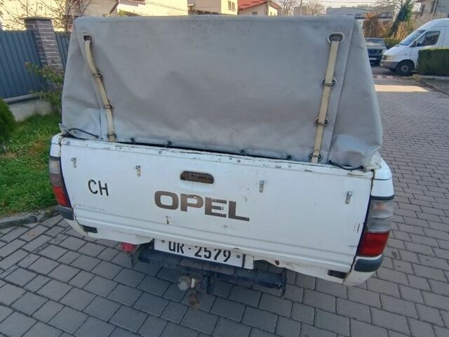 Белый Опель Кампо, объемом двигателя 3.1 л и пробегом 211 тыс. км за 3810 $, фото 12 на Automoto.ua