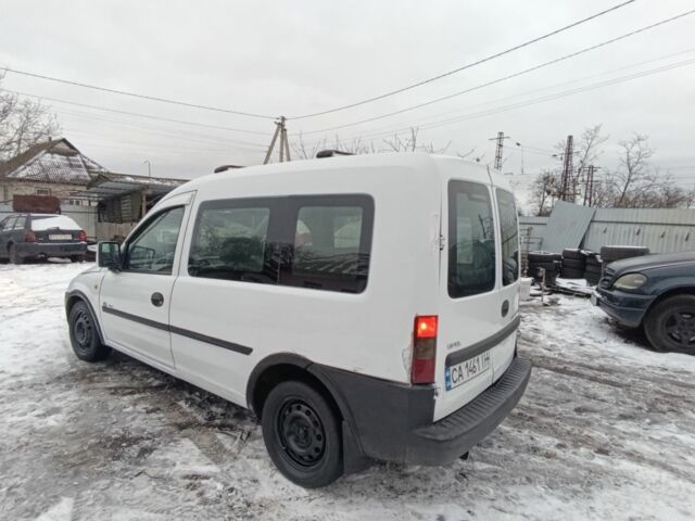 Белый Опель Кампо, объемом двигателя 1.7 л и пробегом 111 тыс. км за 1950 $, фото 5 на Automoto.ua