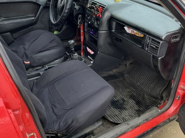 Красный Опель Кампо, объемом двигателя 1.6 л и пробегом 480 тыс. км за 1200 $, фото 4 на Automoto.ua