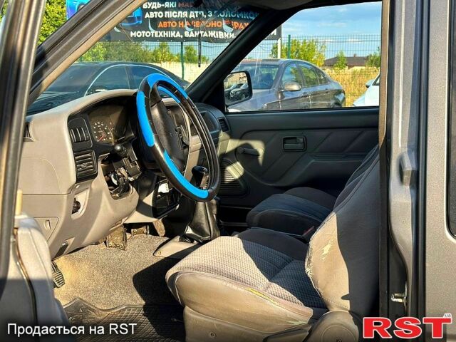 Опель Кампо, объемом двигателя 2.5 л и пробегом 268 тыс. км за 3700 $, фото 2 на Automoto.ua