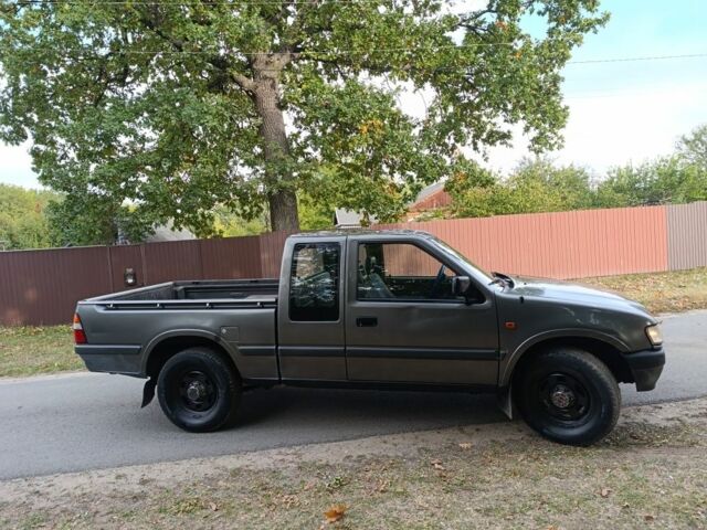 Серый Опель Кампо, объемом двигателя 2.5 л и пробегом 286 тыс. км за 3300 $, фото 2 на Automoto.ua