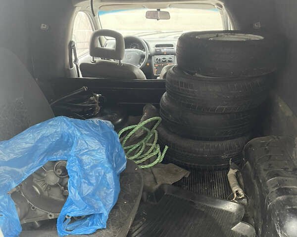 Белый Опель Комбо груз.-пасс., объемом двигателя 0 л и пробегом 250 тыс. км за 700 $, фото 5 на Automoto.ua