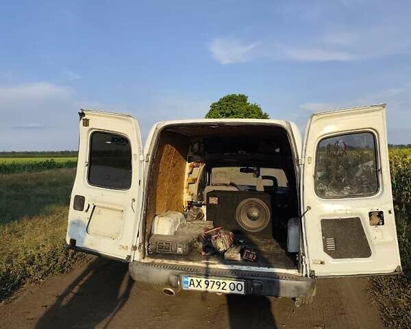 Білий Опель Комбо вант.-пас., об'ємом двигуна 1.39 л та пробігом 150 тис. км за 2000 $, фото 3 на Automoto.ua