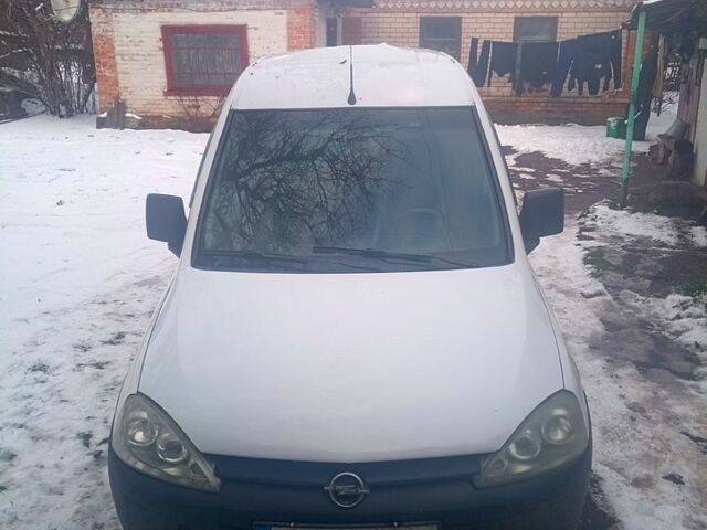 Белый Опель Комбо груз.-пасс., объемом двигателя 1.7 л и пробегом 0 тыс. км за 2500 $, фото 12 на Automoto.ua