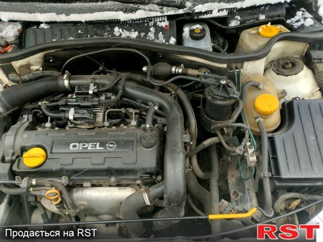 Белый Опель Комбо груз.-пасс., объемом двигателя 1.7 л и пробегом 0 тыс. км за 3000 $, фото 4 на Automoto.ua