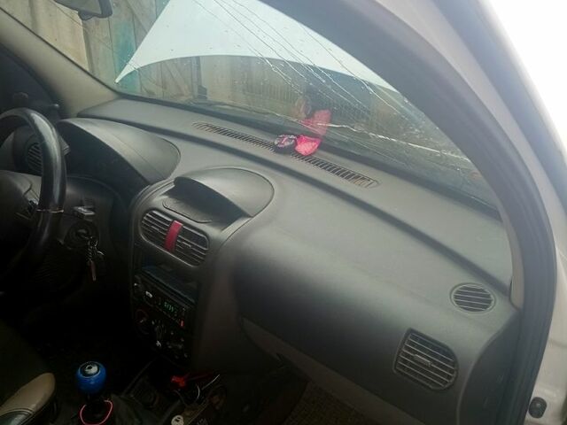 Белый Опель Комбо груз.-пасс., объемом двигателя 1.7 л и пробегом 0 тыс. км за 2500 $, фото 1 на Automoto.ua