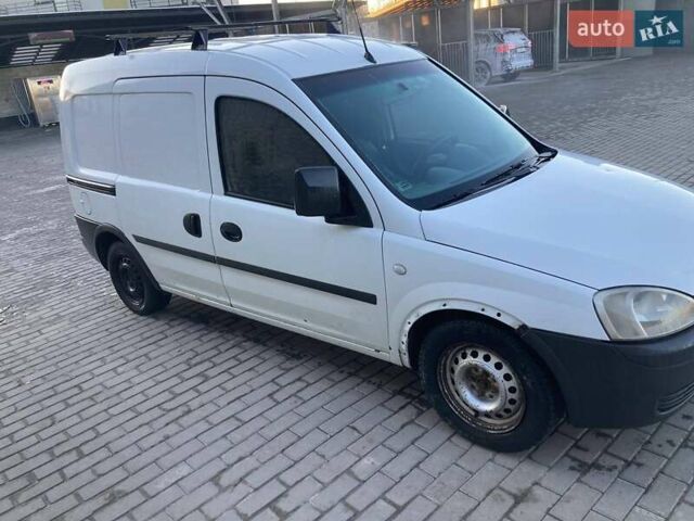 Белый Опель Комбо груз.-пасс., объемом двигателя 1.69 л и пробегом 294 тыс. км за 2300 $, фото 5 на Automoto.ua