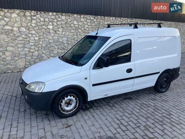 Белый Опель Комбо груз.-пасс., объемом двигателя 1.69 л и пробегом 294 тыс. км за 2300 $, фото 3 на Automoto.ua
