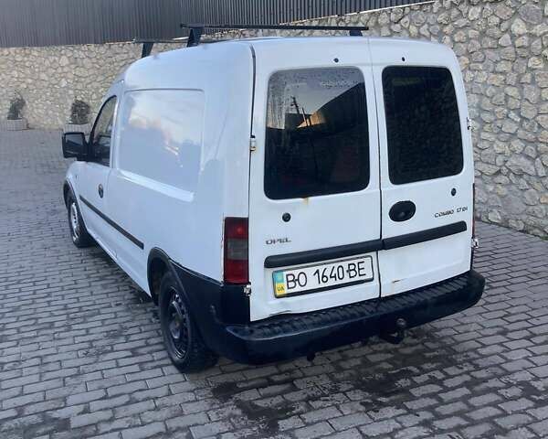 Белый Опель Комбо груз.-пасс., объемом двигателя 1.69 л и пробегом 294 тыс. км за 2300 $, фото 14 на Automoto.ua