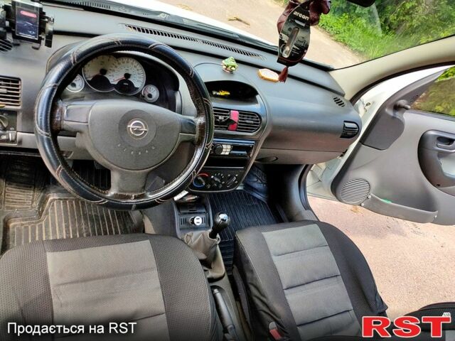 Білий Опель Комбо вант.-пас., об'ємом двигуна 1.7 л та пробігом 195 тис. км за 3800 $, фото 11 на Automoto.ua